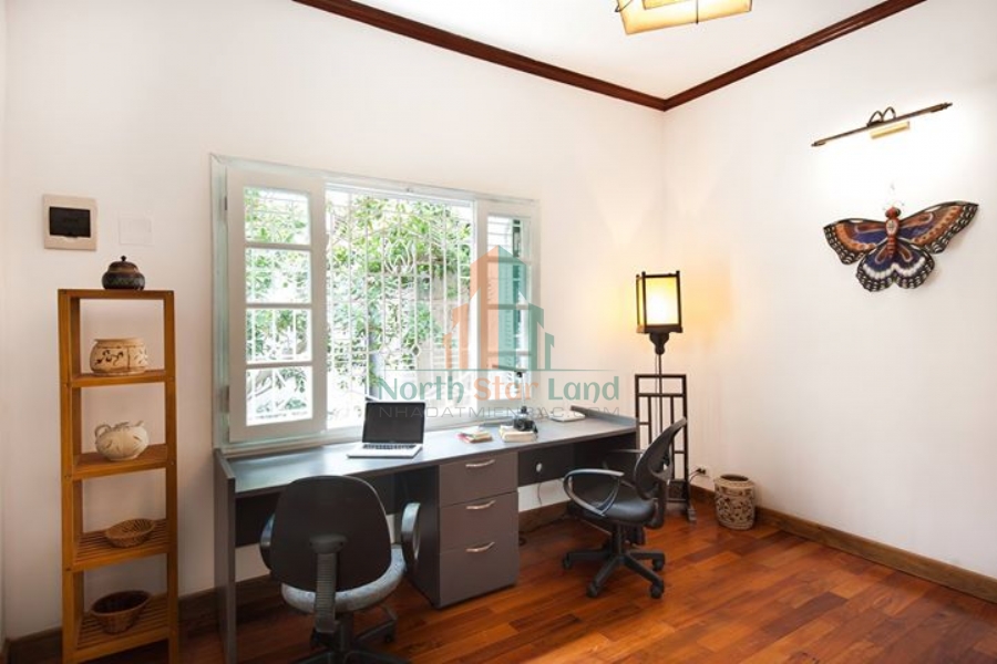 Cho người nước ngoài thuê nhà riêng gần Sun Grand City Lương Yên, có sân vườn rộng 13