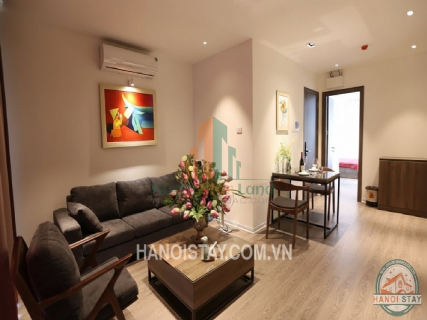 Cho thuê căn hộ dịch vụ 1PN Đội Cấn,Ba Đình