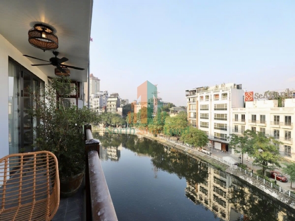 Cho thuê căn hộ dịch vụ mặt hồ Trúc Bạch,Lạc Chính,Ba Đình