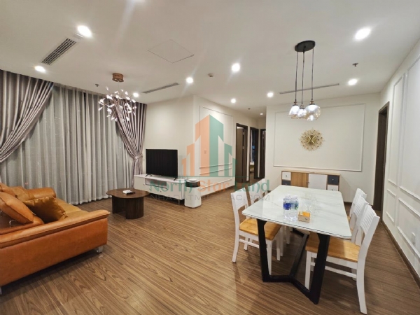 Cho thuê căn hộ dịch vụ tầng cao tại Vinhomes West Point